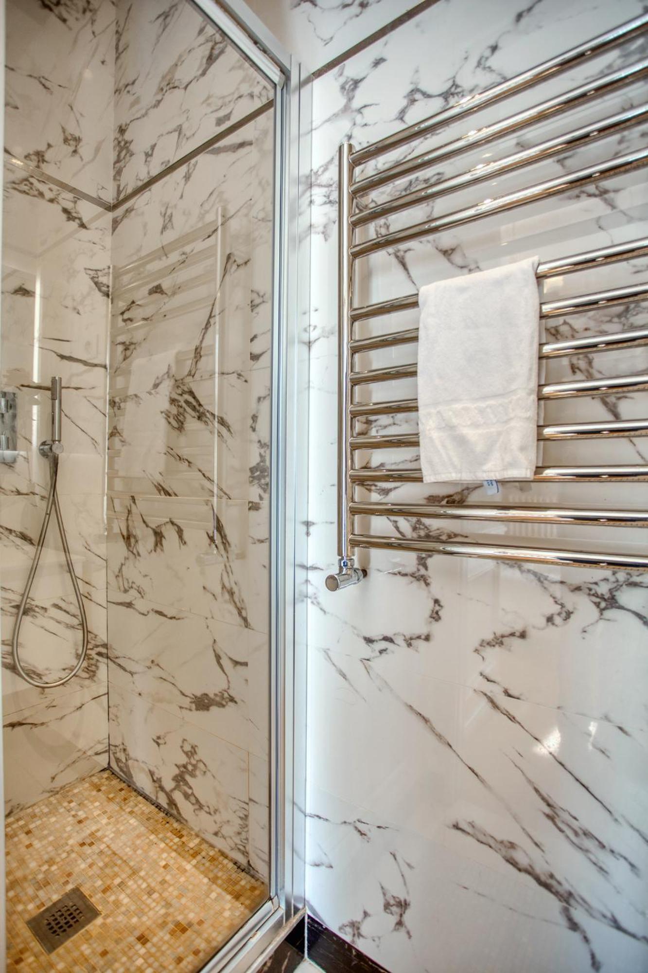 Luxueux 200M2 5Ch Champs Elysees A 1Min Perle Rare Parijs Buitenkant foto